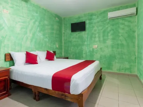 OYO Hotel Maria Ines - Photo 4