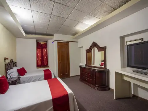 OYO Hotel Morelia - Photo 3