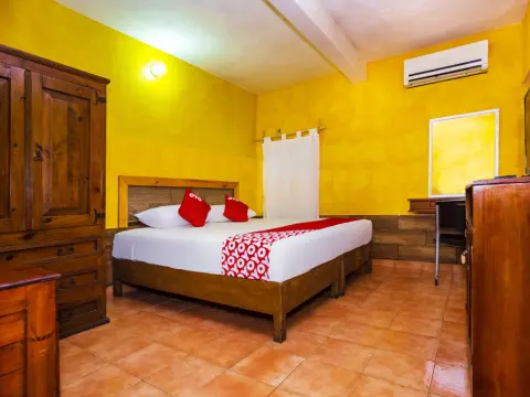 OYO Hotel Playa Del Carmen - Photo 2