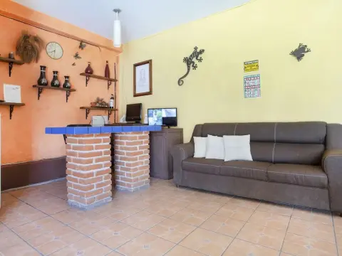 OYO Hotel Villa del Angel - Photo 2