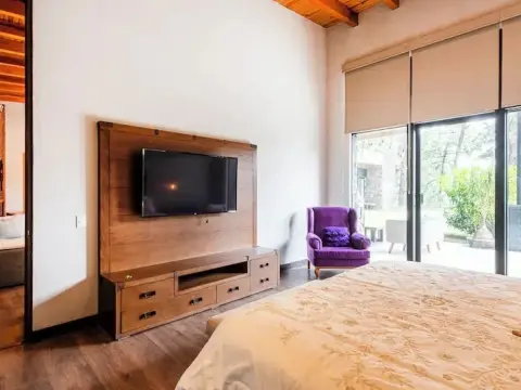 Pedacito de Lago - Lakeview Home - Photo 2