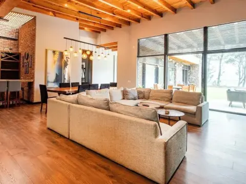 Pedacito de Lago - Lakeview Home - Photo 1