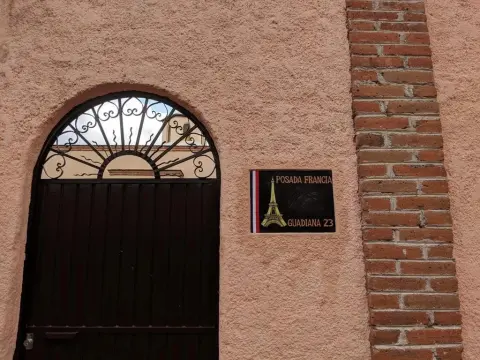 Posada Francia - Photo 1