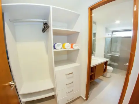 Spacious 2BR condo with great location by Happy Address - Photo 4