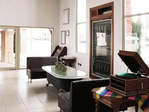 State Inn - Photo 2