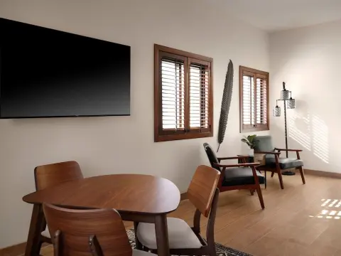 Surya Hotel - Photo 4