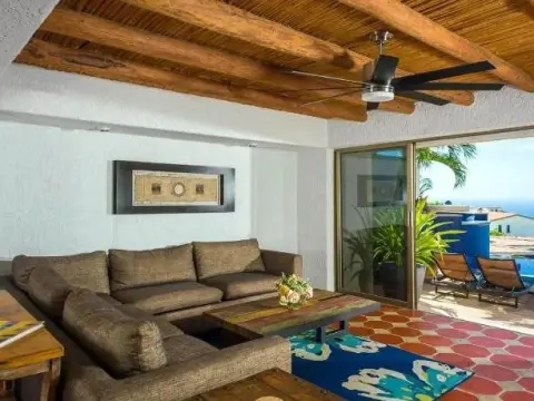 Villa Helena - Photo 1