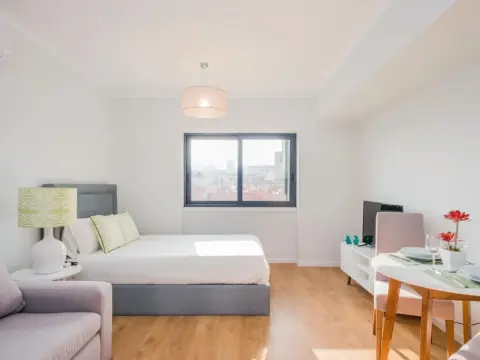 137 Lux Residence - Photo 2