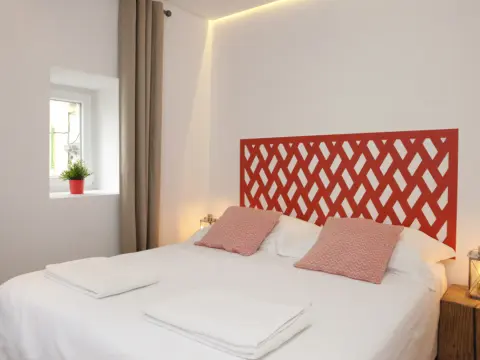 Alfama Yellow House - Photo 3
