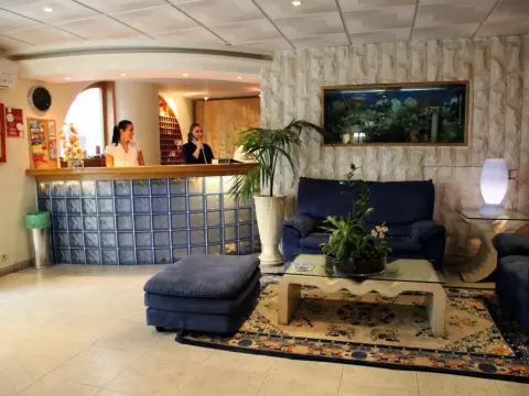 Aparthotel Guadiana - Photo 1