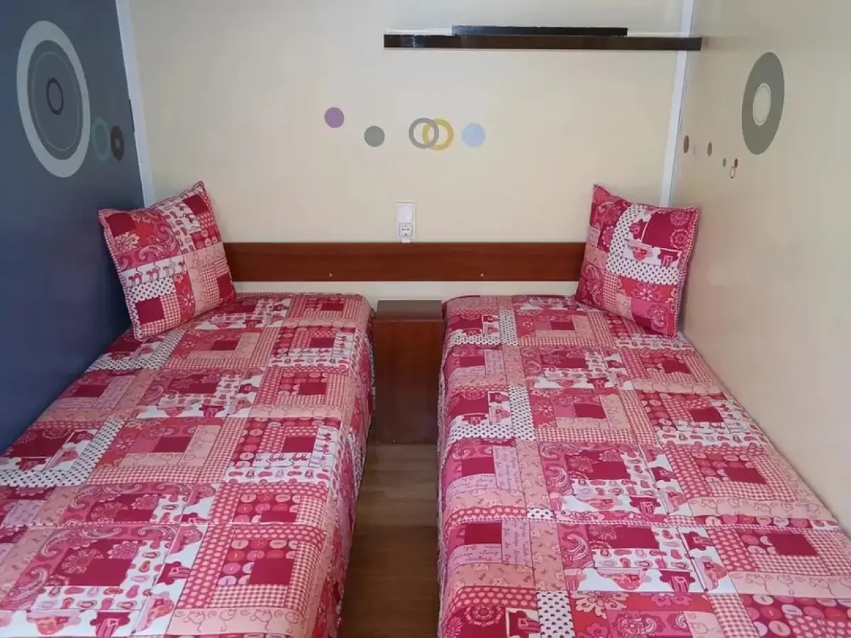 Bungalow With 2 Bedrooms in Quarteira, With Pool Access and Furnished