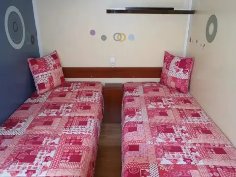 Bungalow With 2 Bedrooms in Quarteira, With Pool Access and Furnished - Photo 1