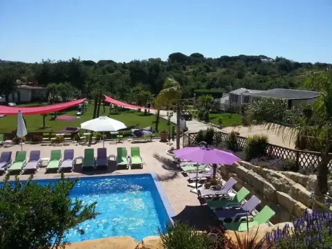 Bungalow With 2 Bedrooms in Quarteira, With Pool Access and Furnished - Photo 4