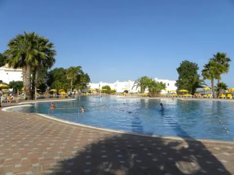 Cabanas Gold By Beach Rentals - Photo 2