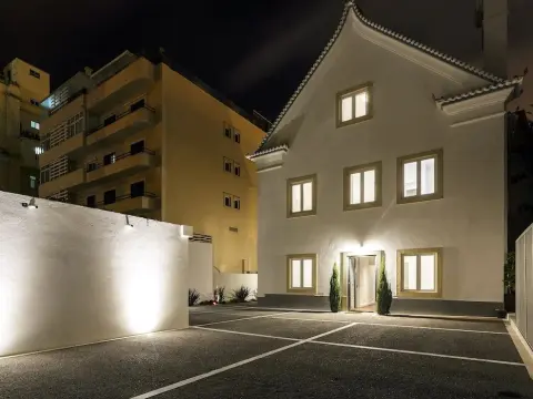 Chalet Estoril Townhouse - Photo 1