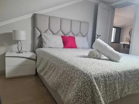 Charming 3-bed House in Funchal - Foto 2