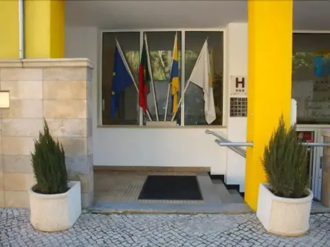 Dona Inês de Castro - Photo 1