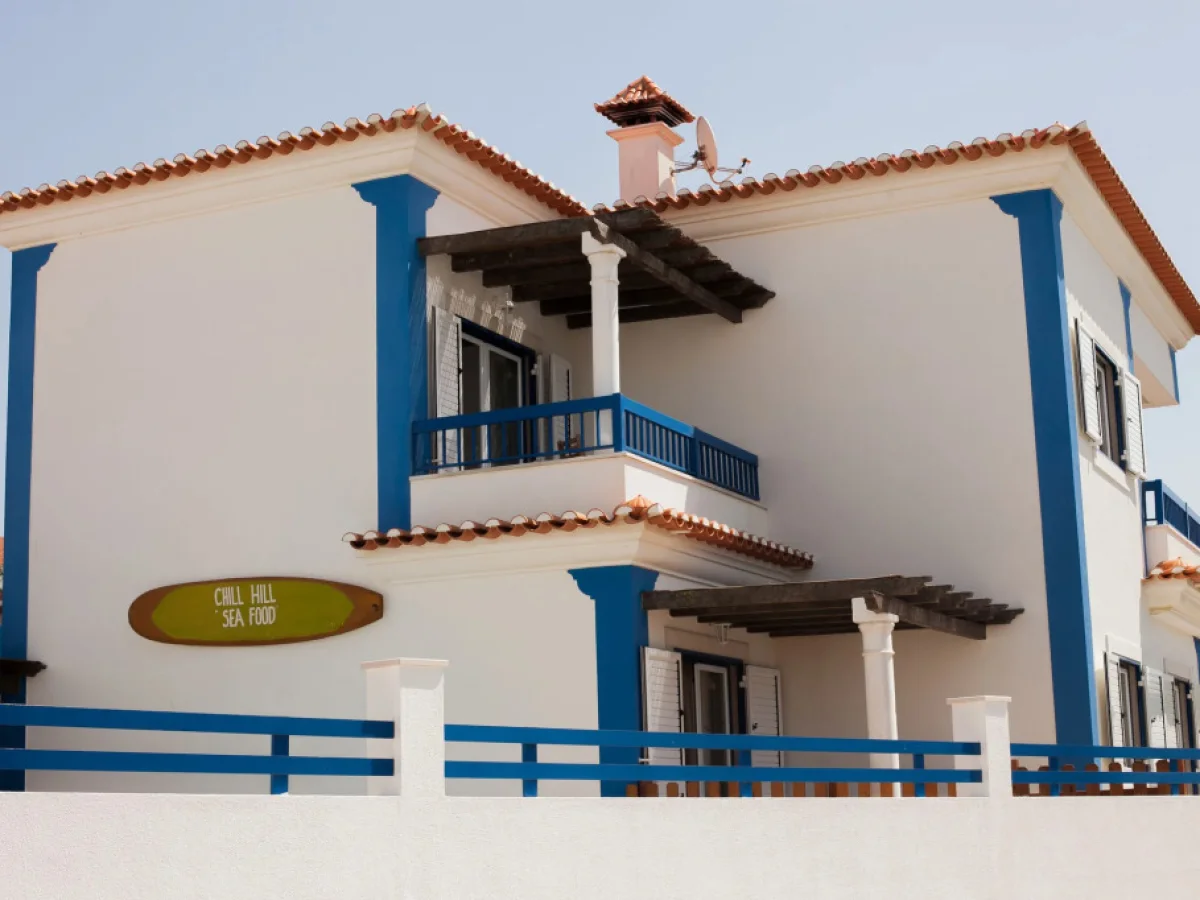 Ericeira Chill Hill Hostel & Private Rooms - Sea Food