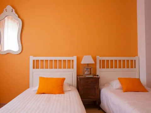 Ericeira Chill Hill Hostel & Private Rooms - Sea Food - Photo 2