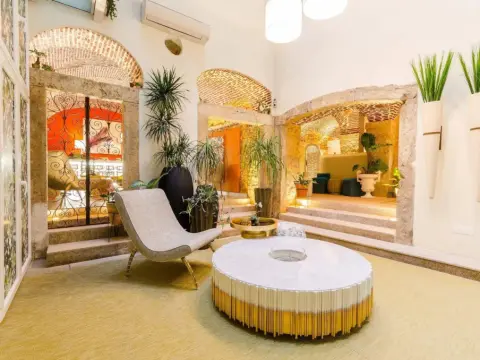 Hotel Borges Chiado - Photo 2