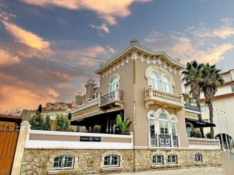 Storytellers Palace - Photo 1