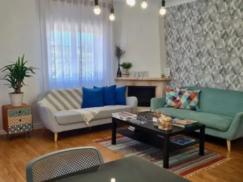 Moro's Friends House - Photo 2