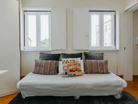 Rent4rest Mouraria Lisbon 1 Bedroom Duplex Apartment - Photo 2