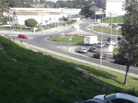 Rio de Mouro Quartos - Photo 4