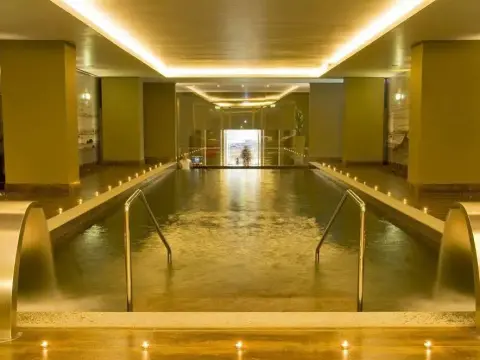 Salgados Grande Hotel - Photo 4