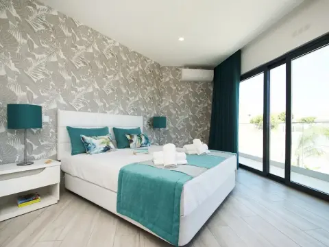 Villa Charlotte - Photo 2