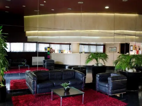 VIP Executive Eden Aparthotel - Photo 2