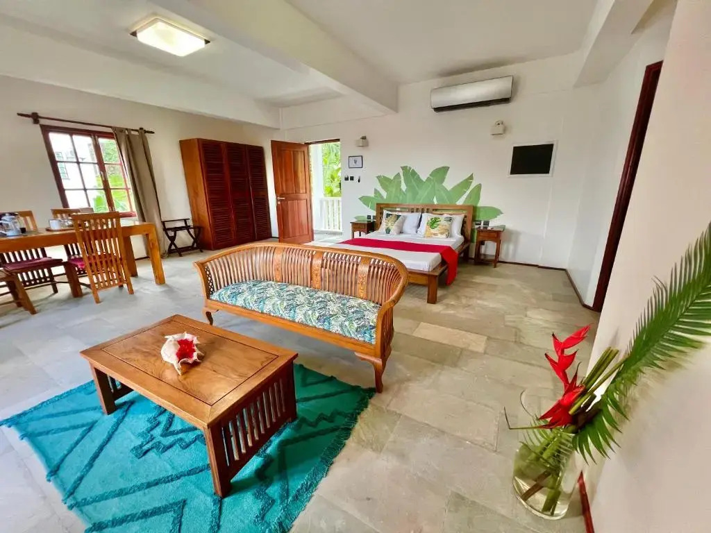 Hilltop Boutique Hotel - фото 2