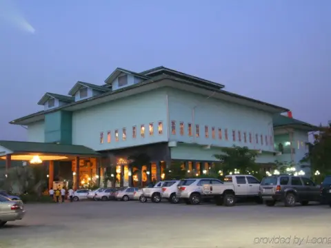 13 Coins Airport Grand Resort - Photo 1