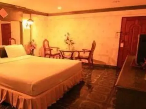 13 Coins Airport Grand Resort - Photo 4