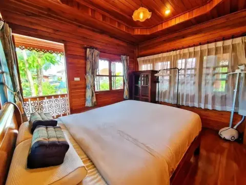 300 Years Old Wooden House w 3 Bedrooms and big Yard - Photo 3