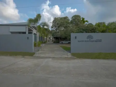 Alice's Boutique Resort - Photo 1