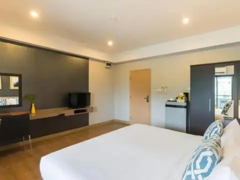 Alt Hotel Nana by UHG - Photo 4