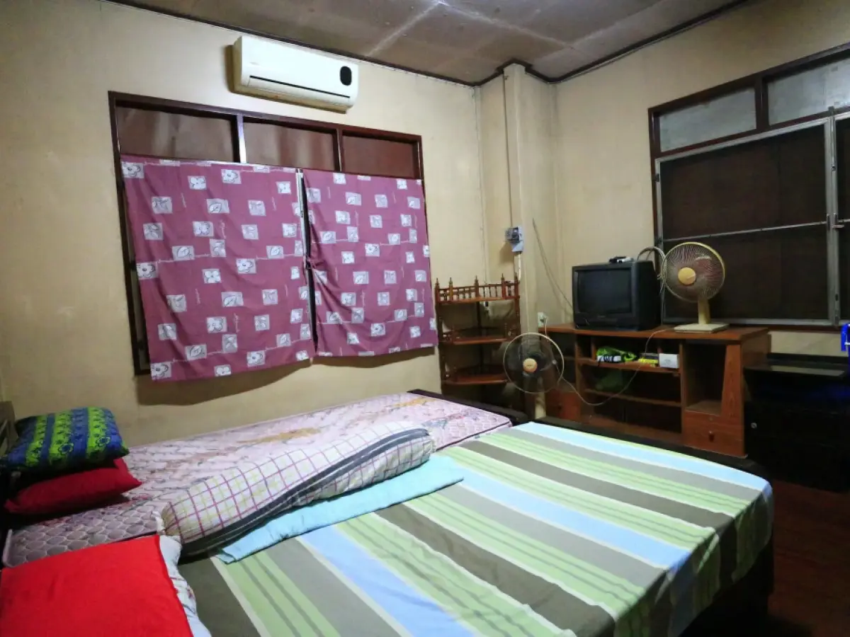 Anurak Guesthouse
