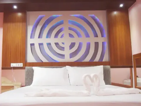 Arena Resort - Photo 2