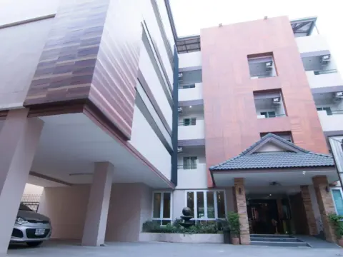 At Home at Udon - Photo 1