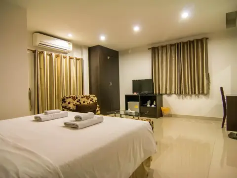 At Home at Udon - Photo 3