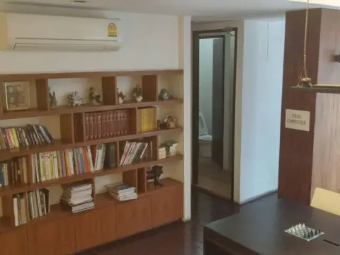 At One Inn Hualamphong Hotel - Photo 3