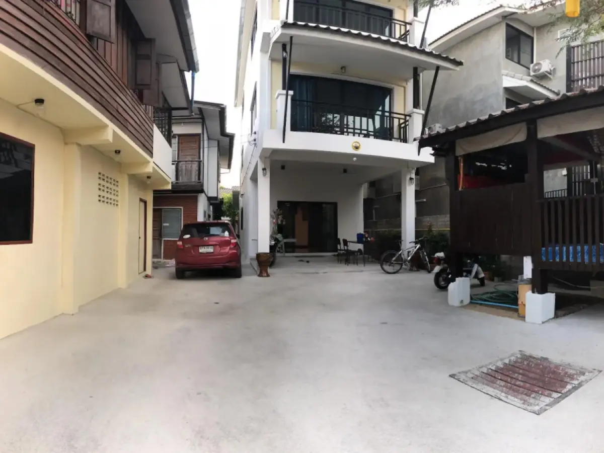 Baan Chaisri