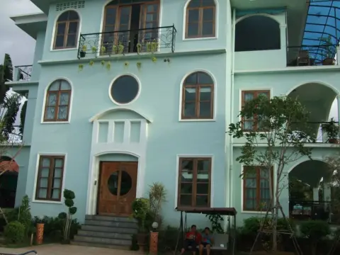 Baan Georges Hotel - Photo 1