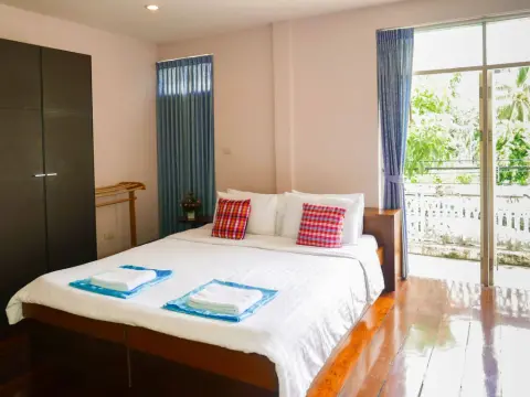 Baan Manusarn - Photo 2