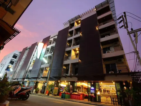 Baramee Hip Hotel - Photo 1