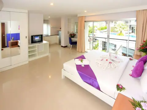 Baramee Hip Hotel - Photo 4