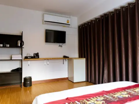 Benz House - Photo 4