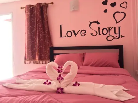 BM at Love - Photo 3