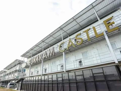 Bric Box Hotel Buriram - Photo 1